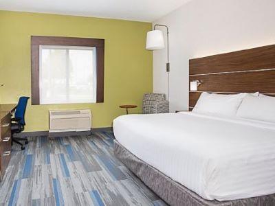 Express Kansas - At The Legends! By Ihg Hotel 2*