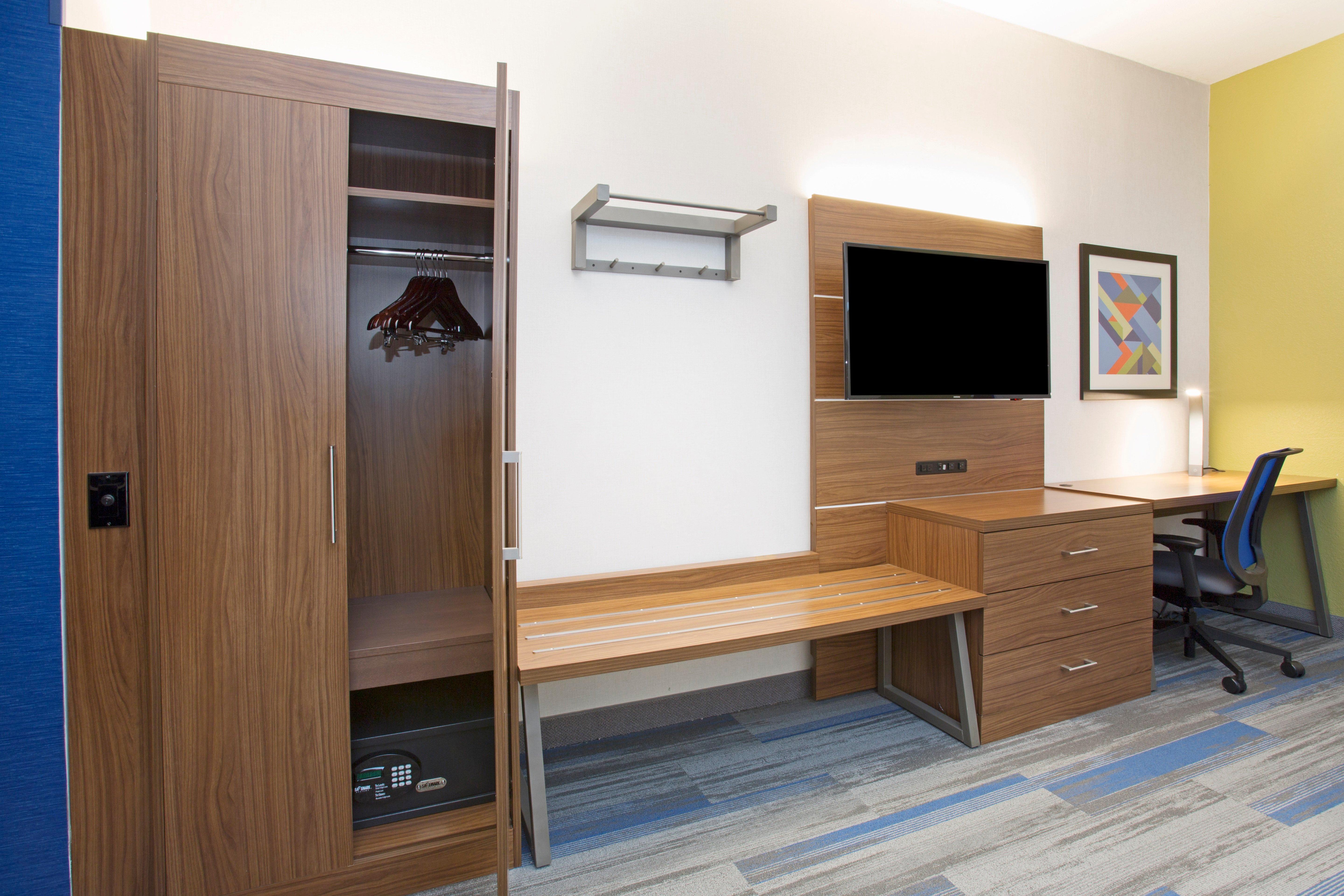 Hotel Express Kansas - At The Legends! By Ihg Bonner Springs