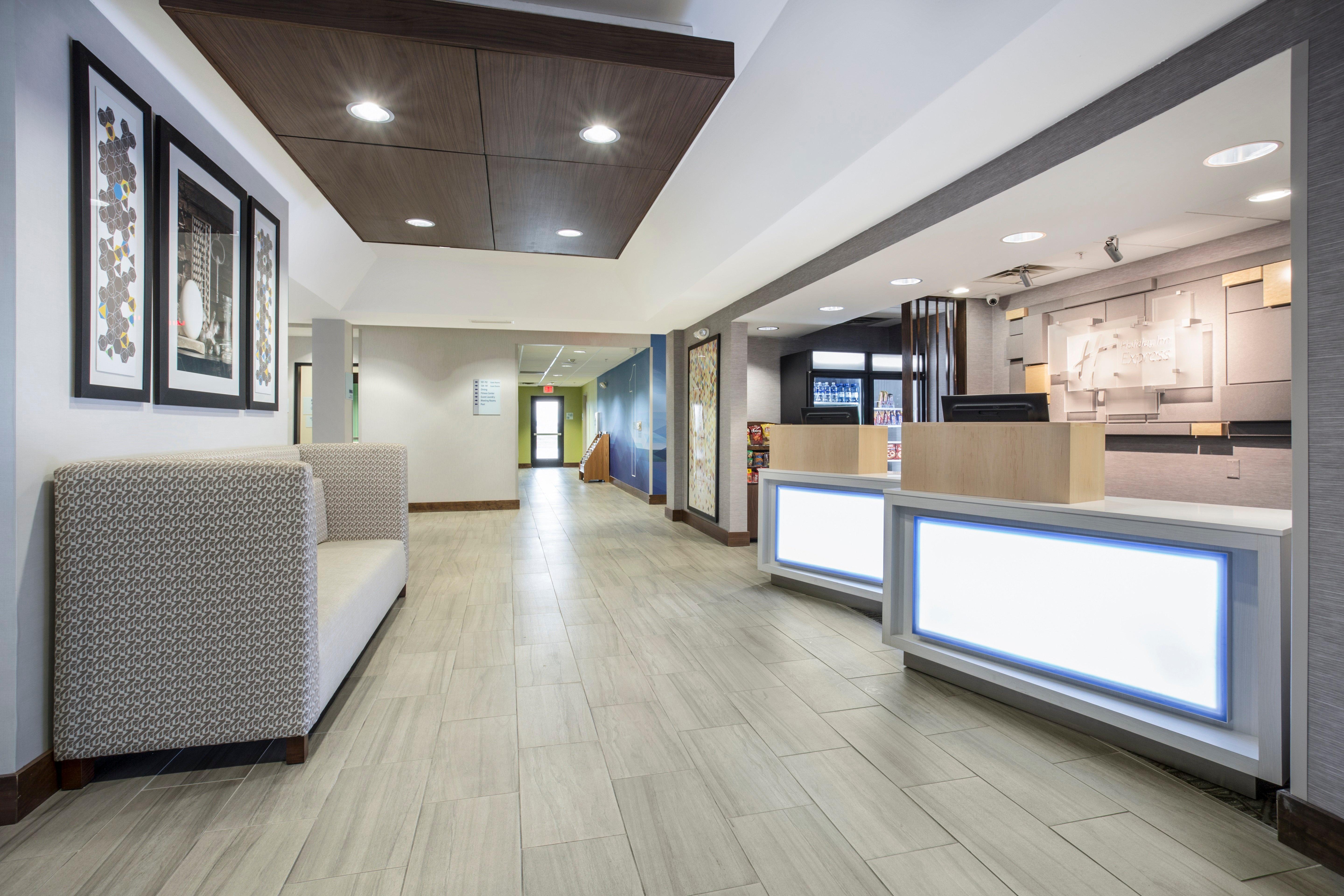 Hotel Express Kansas - At The Legends! By Ihg 2*