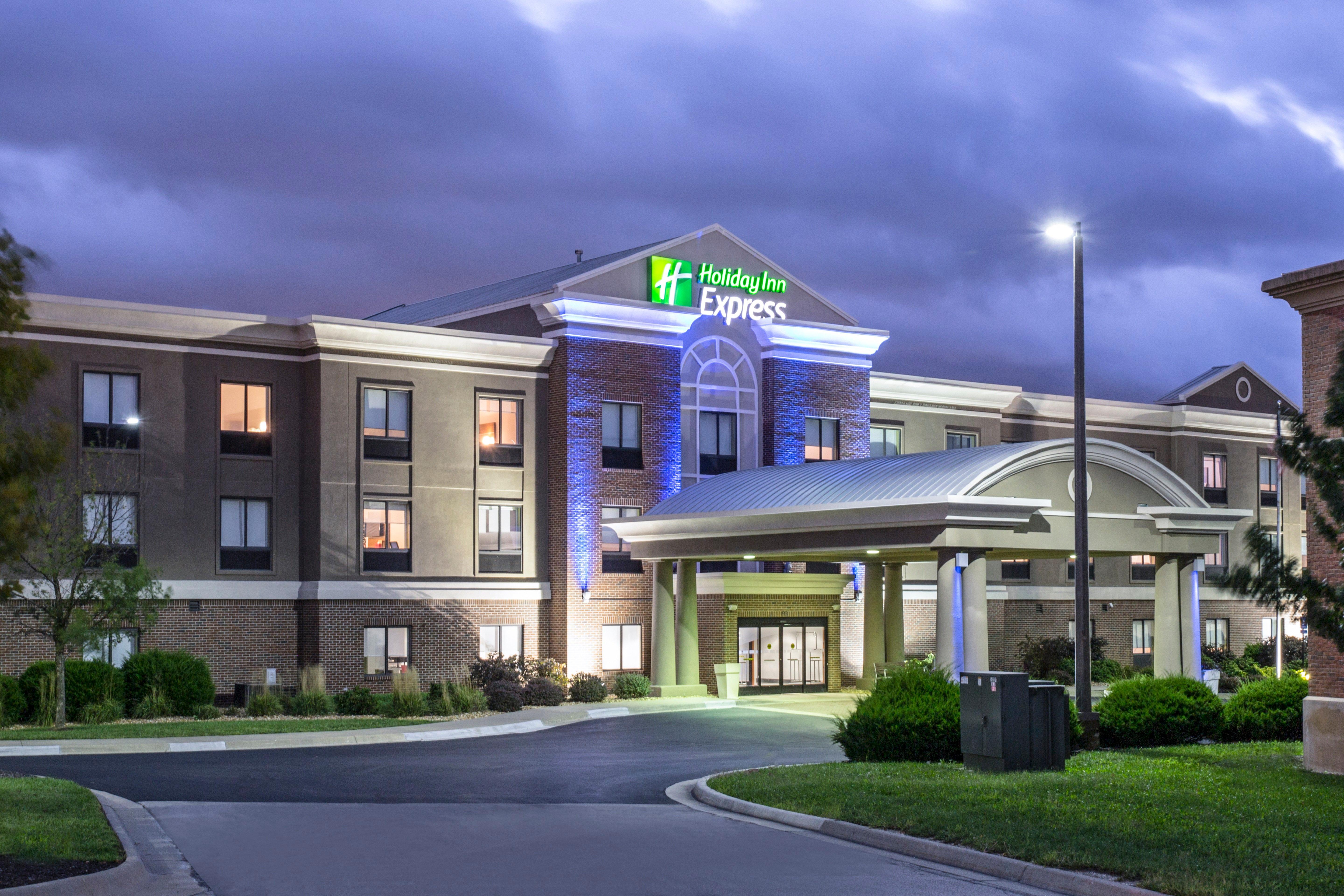 Express Kansas - At The Legends! By Ihg