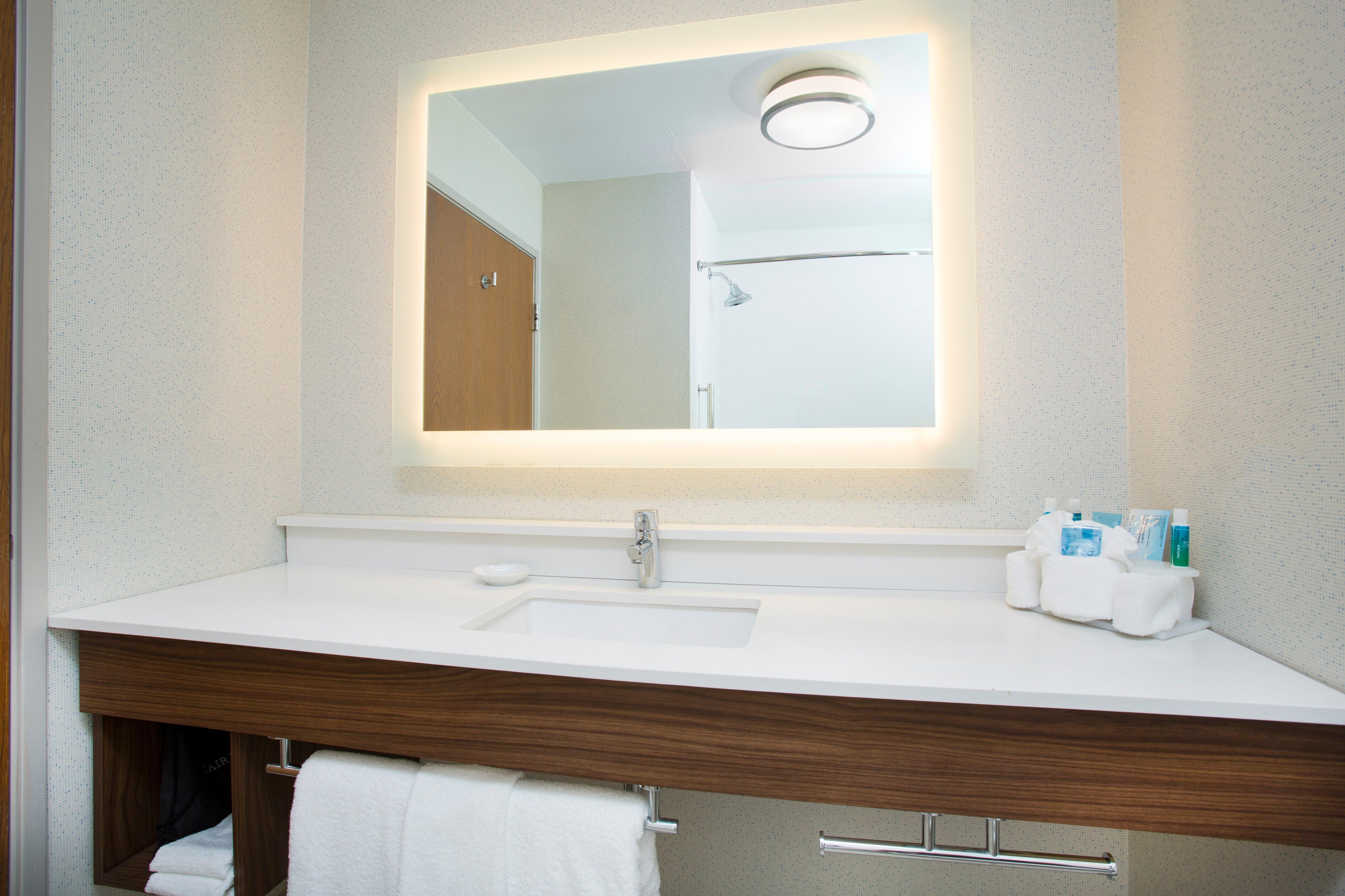 Express Kansas - At The Legends! By Ihg Bonner Springs